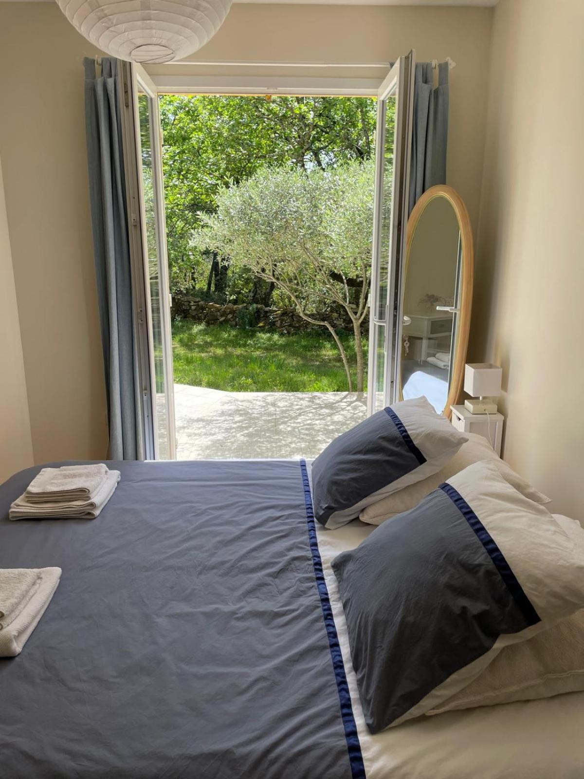 Bed and Breakfast Les Marguerites Vers Pont du Gard Exterior foto